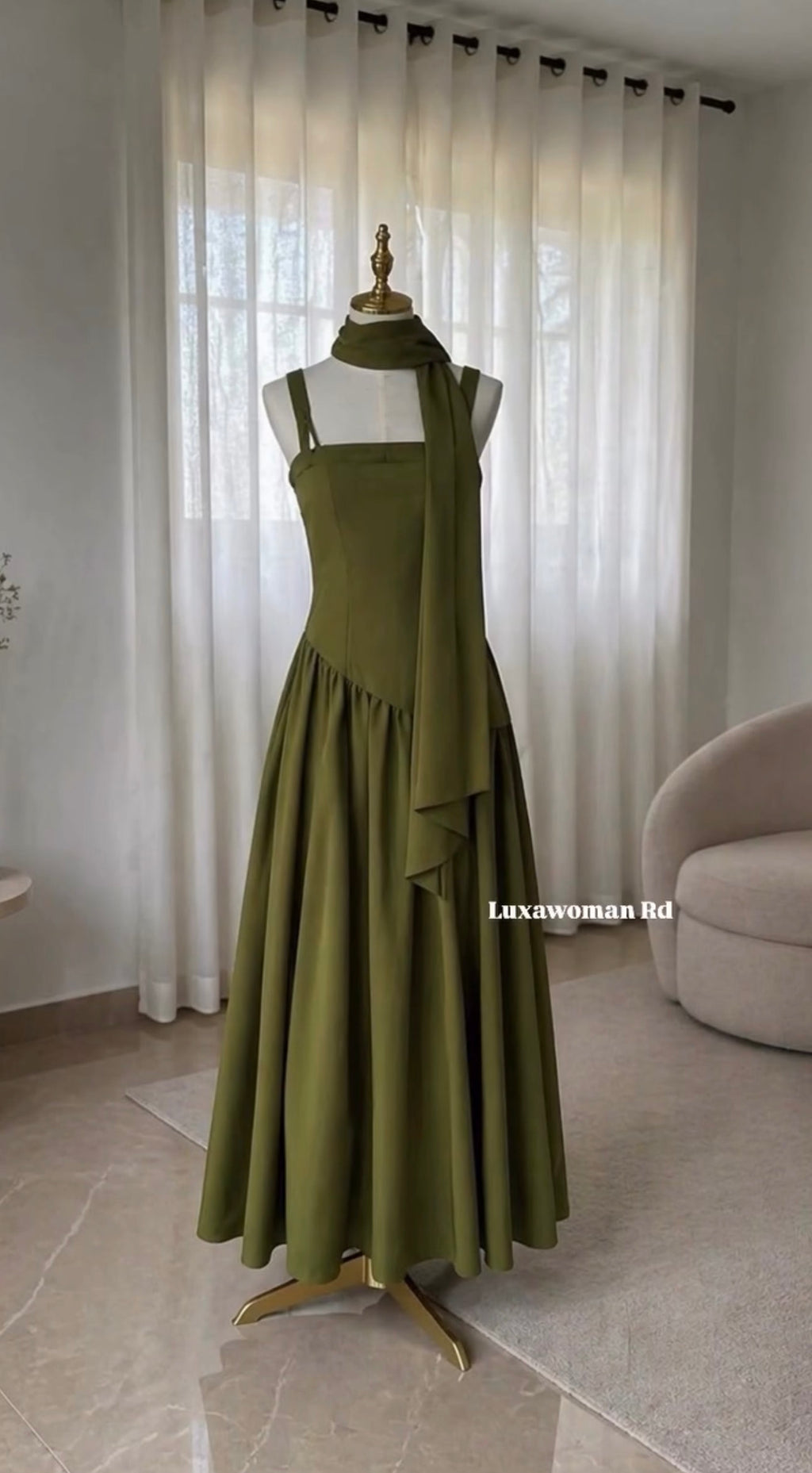 Vestido de noche asimétrico