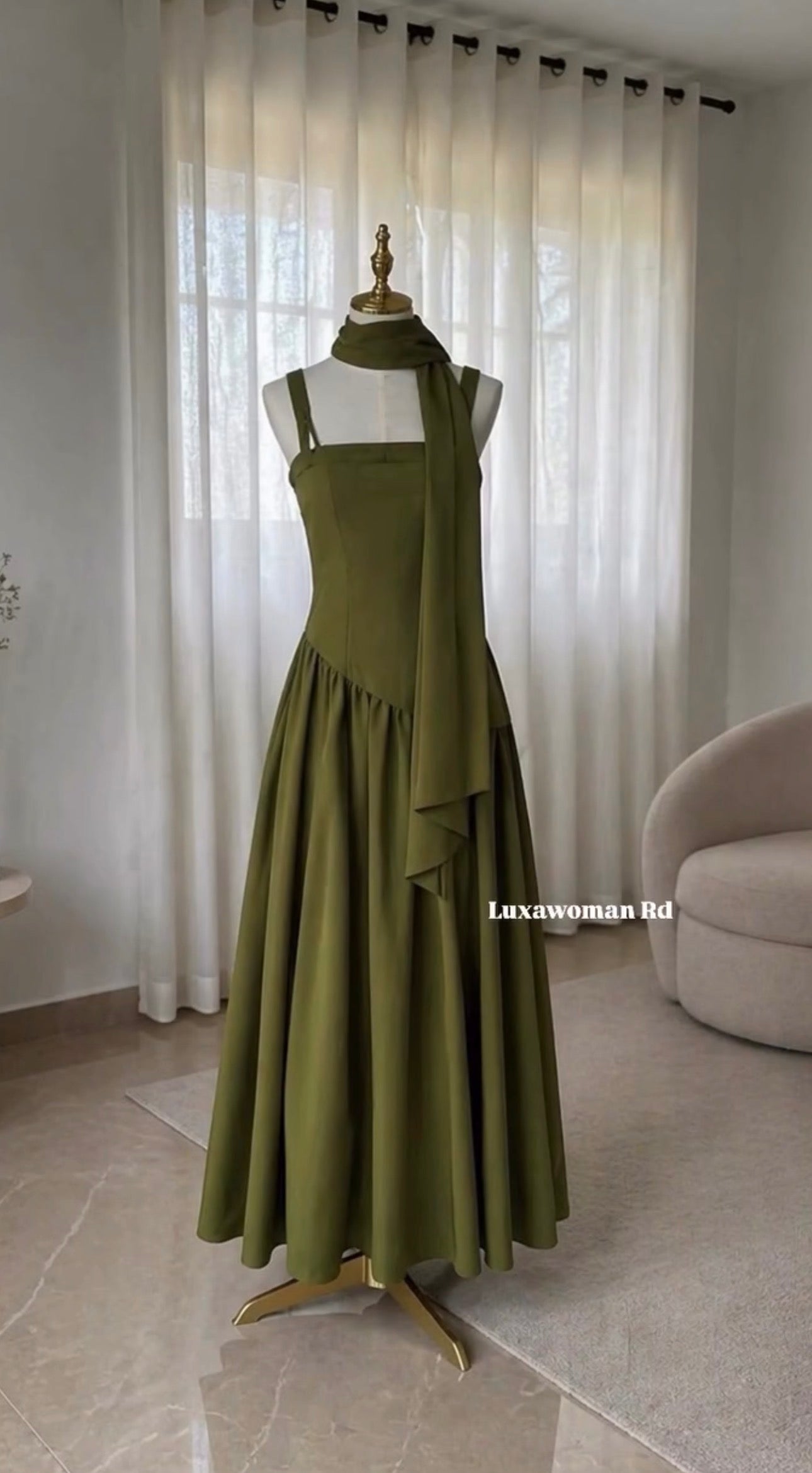 Vestido de noche asimétrico